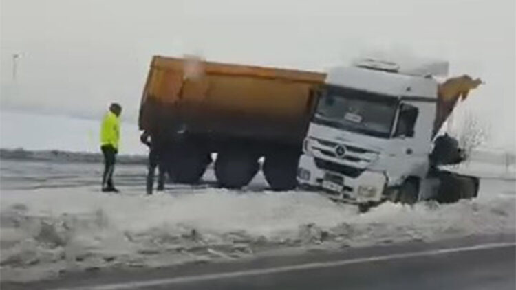Diyarbakır-Bismil kara yolunda zincirleme kaza