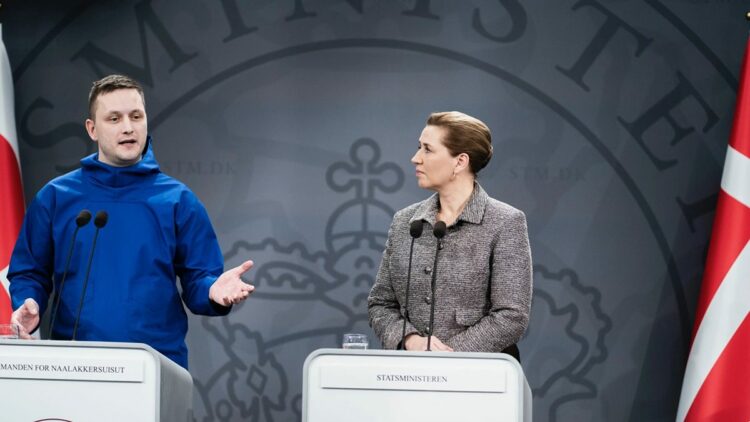 Danimarka Krallığı'nın bir parçasıyız ve satılık değiliz