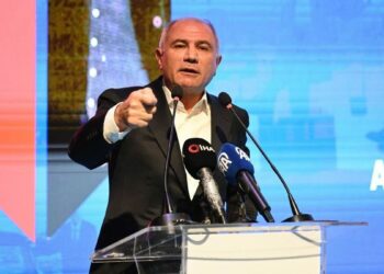 Demokratik meşruiyet tartışması trajikomik