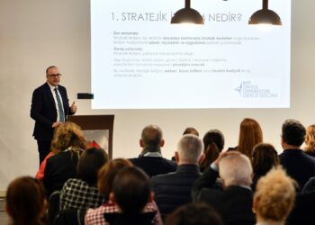 Doç. Dr. Bora Bayraktar, stratejik iletişim ve kriz yönetimini anlattı