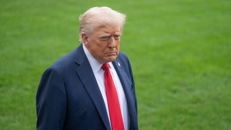 Donald Trump'tan İran'a tehdit: Silahımız dolu ve gitmeye hazırız