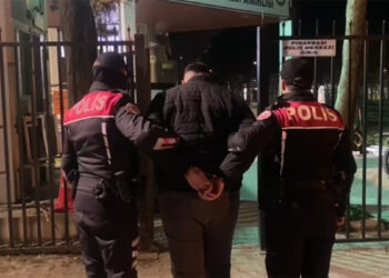 Ekiplere 'sahte polis kimliği' gösterdi, 128 suçtan arandığı belirlendi
