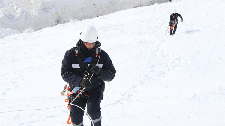 Van'da elektrik dağıtım şirketinin zorlu mücadelesi