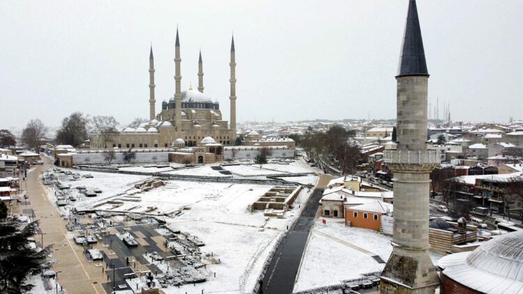 Edirne beyaza büründü