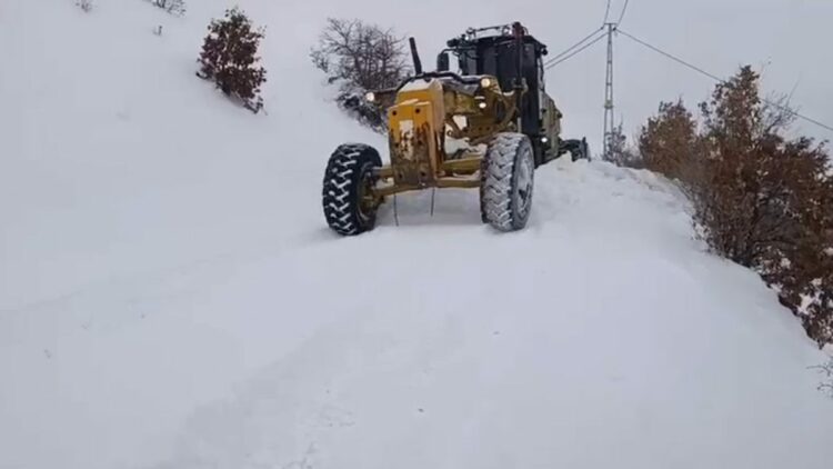 Elazığ'da 482 köy yolu kardan ulaşıma kapandı