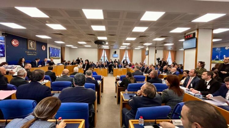 En düşük emekli aylığı teklifi TBMM Plan ve Bütçe Komisyonu'nda