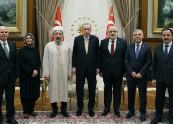 Erdoğan, Diyanet İşleri Başkanı Safi Arpaguş'u kabul etti