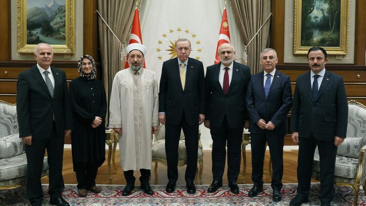Erdoğan, Diyanet İşleri Başkanı Safi Arpaguş'u kabul etti