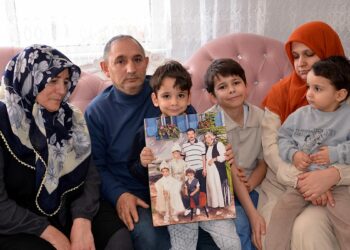 Erzurum'daki yangında 3 işitme engelli çocuk babasız kaldı