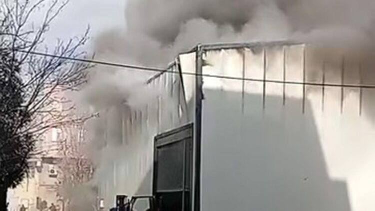 Esenyurt'ta depoda yangın