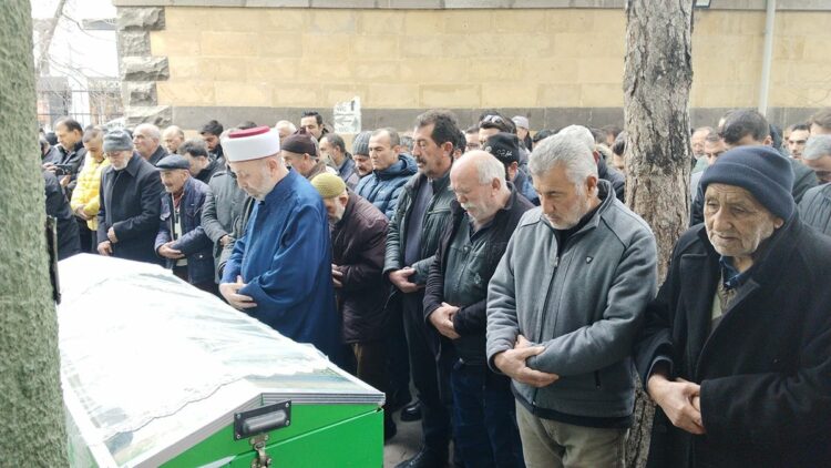 Eski erkek arkadaşı tarafından öldürülen Gözde toprağa verildi