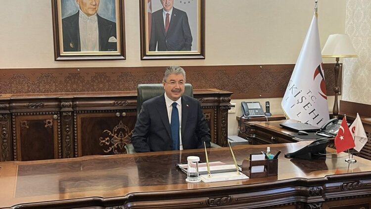 Eskişehir Valisi Erdinç Yılmaz, göreve başladı