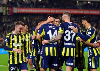 Fenerbahçe, Samsunspor'u 2-0 mağlup etti