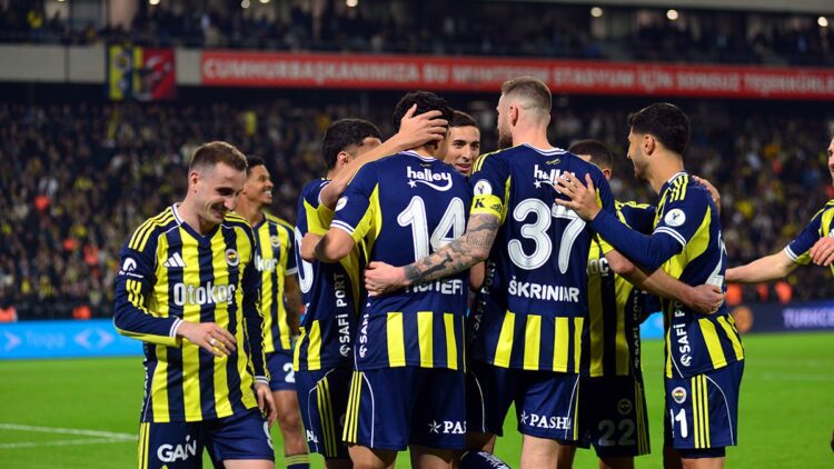 Fenerbahçe, Samsunspor'u 2-0 mağlup etti