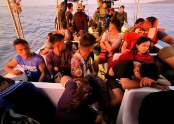 Filipinler'de feribot battı: 15 ölü
