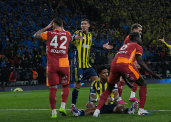 Galatasaray ve Fenerbahçe PFDK'ya sevk edildi