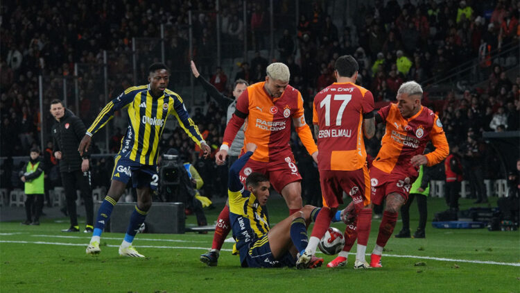 Galatasaray 11'inci kez sahadan mutsuz ayrıldı