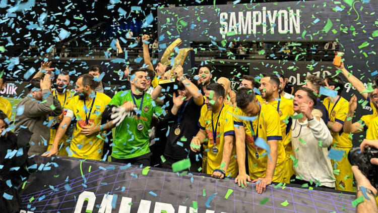 Golazo Cup'ta Fenomeno Armada şampiyon oldu