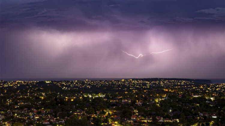 Güney Afrika'da yıldırım düştü: 2 ölü