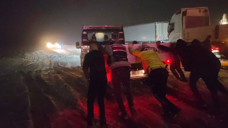 Gaziantep-Nurdağı otoyolu trafiğe açıldı