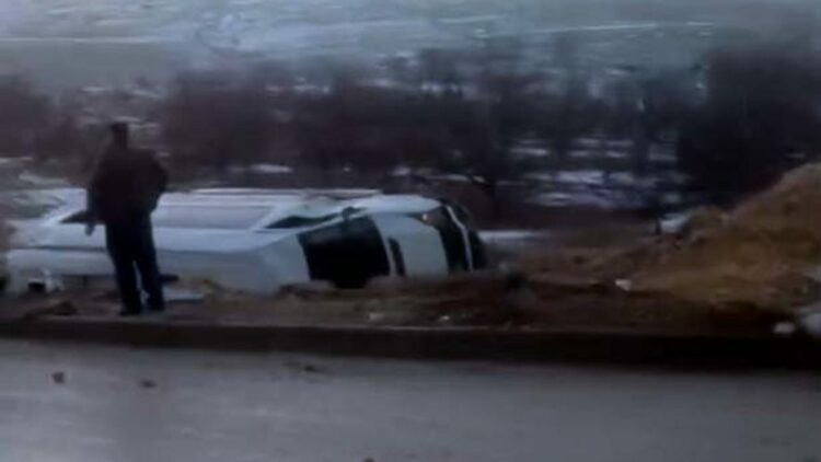 Gaziantep'te işçi servisi devrildi 10 yaralı