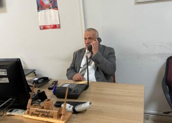 Görme engelli santral görevlisi, hastanenin sesi oldu