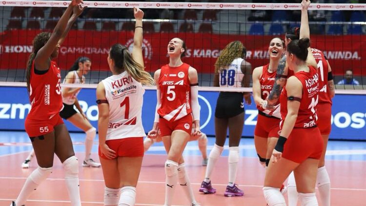 Göztepe filede derbiye çıkıyor