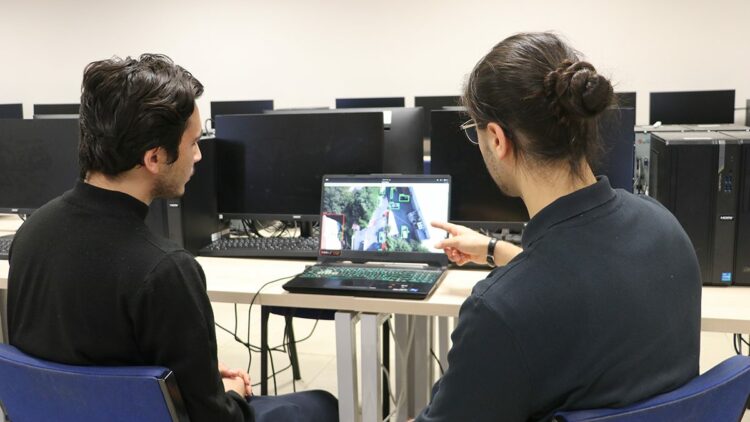 Hacettepeli öğrencilerden yapay zeka destekli dron filosu projesi