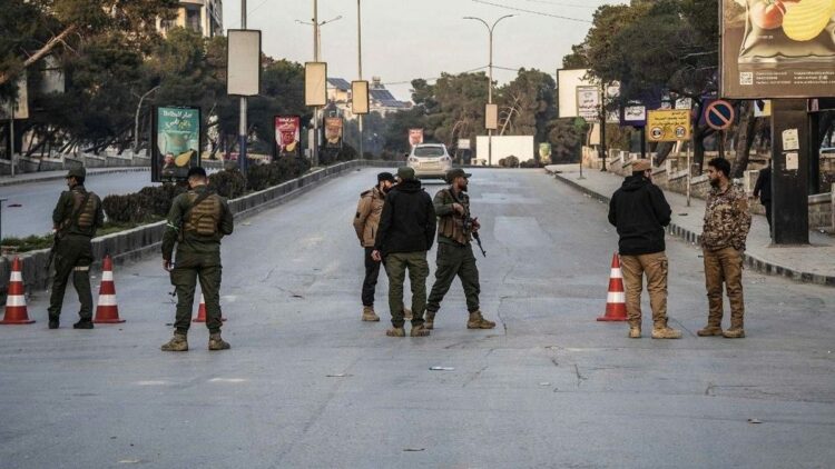 Halep'te operasyonlar durduruldu, Suriye ordusu geri çekiliyor