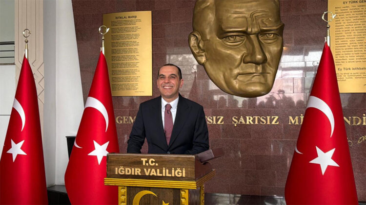 Iğdır Valiliği'ne atanan Mustafa Fırat Taşolar görevine başladı