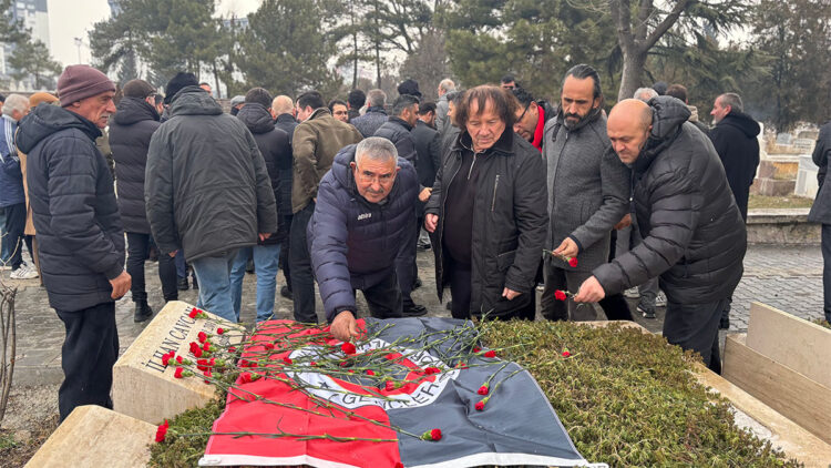 İlhan Cavcav vefatının 9'uncu yıl dönümünde anıldı