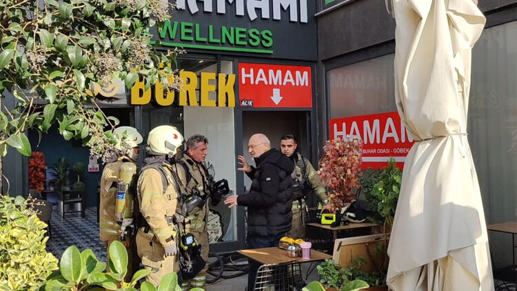 Bayrampaşa Kaymakamlık binasında yangın
