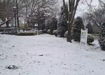 Çamlıca Tepesi beyaza büründü