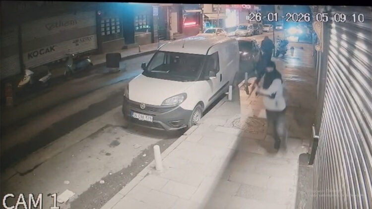 Kağıthane'de caddede kalaşnikoflu saldırı