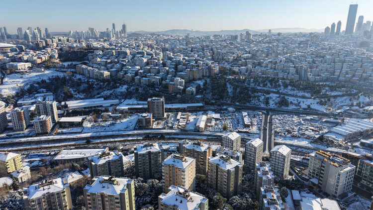 Kar yağışının ardından Kağıthane havadan görüntülendi