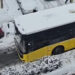Kar yağışı trafiği olumsuz etkiledi; İETT otobüsü yolda kaldı