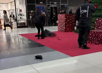 Şişli'de AVM’de 2'nci kattan düşen Sezer hayatını kaybetti