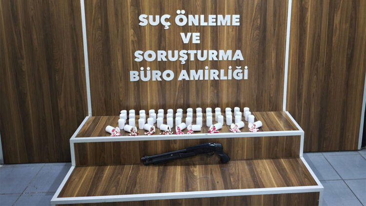 İzmir'de 2 bin 550 adet sentetik ecza hap ele geçirildi; 1 gözaltı