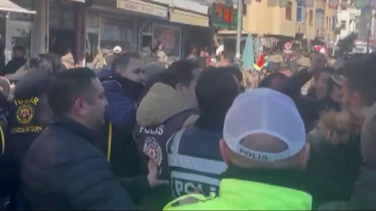 Iğdır'da izinsiz yürüyüşe polis müdahale etti: 48 gözaltı