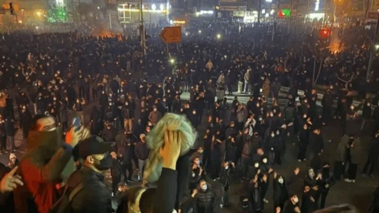 İran'daki gösterilerde ölenlerin sayısı 4 bin 29'a yükseldi