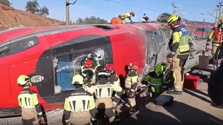 İspanya'daki tren kazasında hayatını kaybedenlerin sayısı 40'a yükseldi