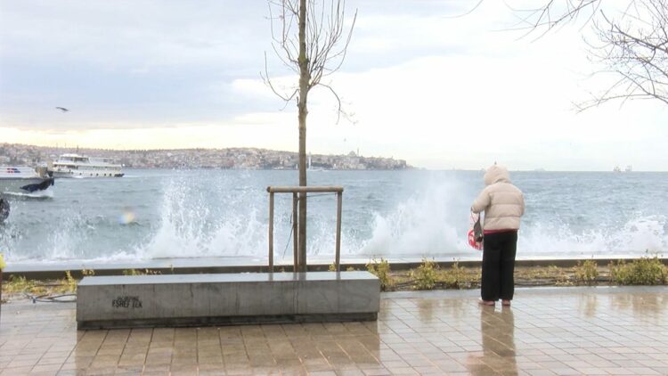 İstanbul'da lodos etkili oluyor