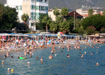 Kemer 2025'te nüfusunun 90 katını ağırladı