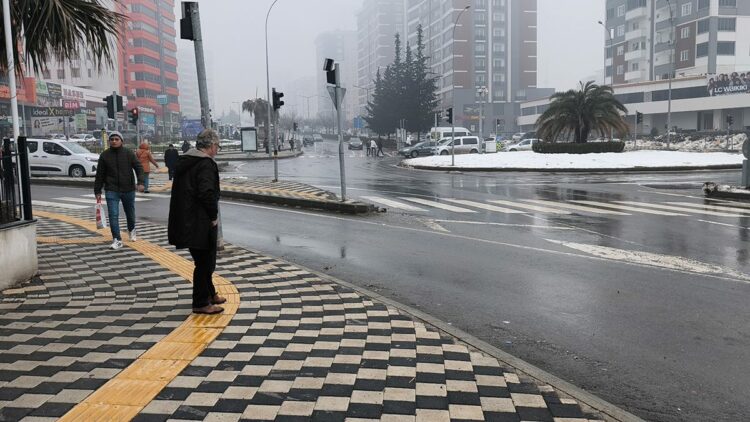 Kahramanmaraş 4 büyüklüğünde deprem ile sallandı