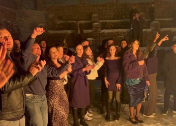 Kapadokya'da yeni yıla havai fişek eşliğinde eğlenerek girdiler