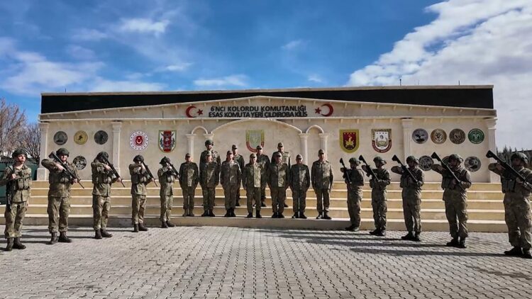 Kara Kuvvetleri Komutanı Orgeneral Tokel, sınırda birlikleri denetledi