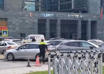 Kartal Bölge Adliye Mahkemesi'nde savcı hakimi silahla vurdu