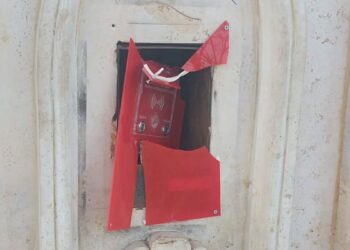 Kartlı sisteme geçilen hayır çeşmesine zarar verdiler