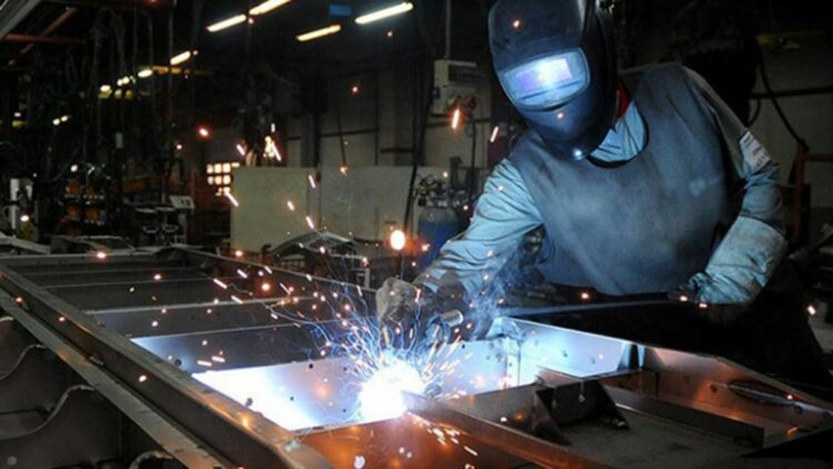 Kasım ayında sanayi üretimi arttı