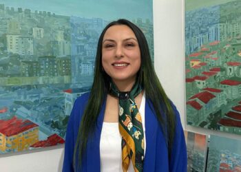Kaymakamın muhtarlıkta fark ettiği Sibel, üniversiteyi birincilikle bitirdi